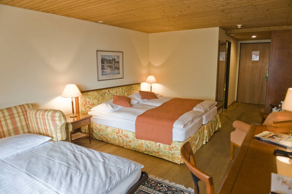 Standard triple and quadruple rooms - Hotel Silberhorn**** Wengen